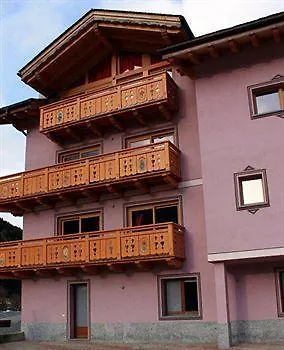 Rose Apartment *
